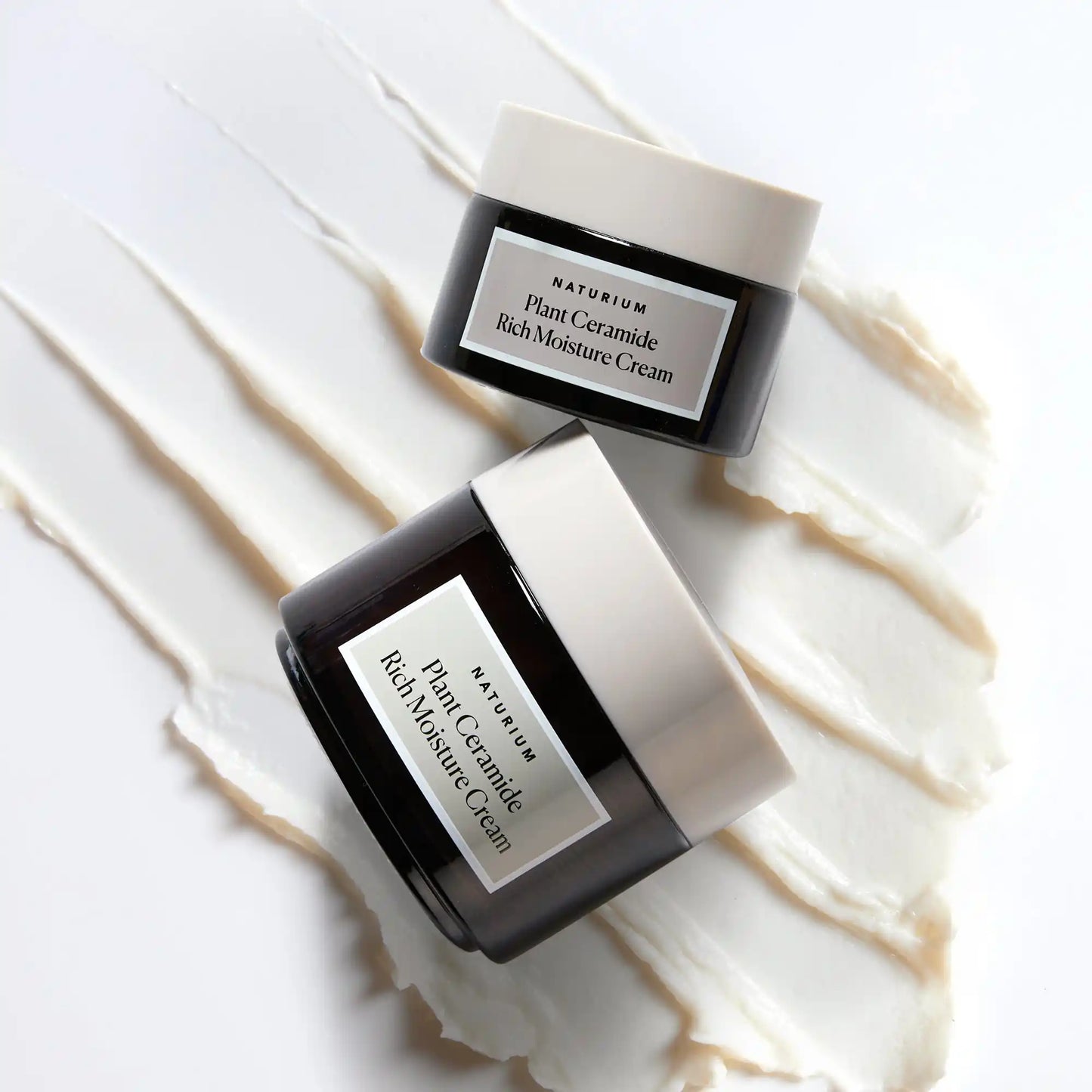 plant-ceramide-rich-moisture-cream-jumbo-q1 11_18_2021_Naturium0575-crop.webp