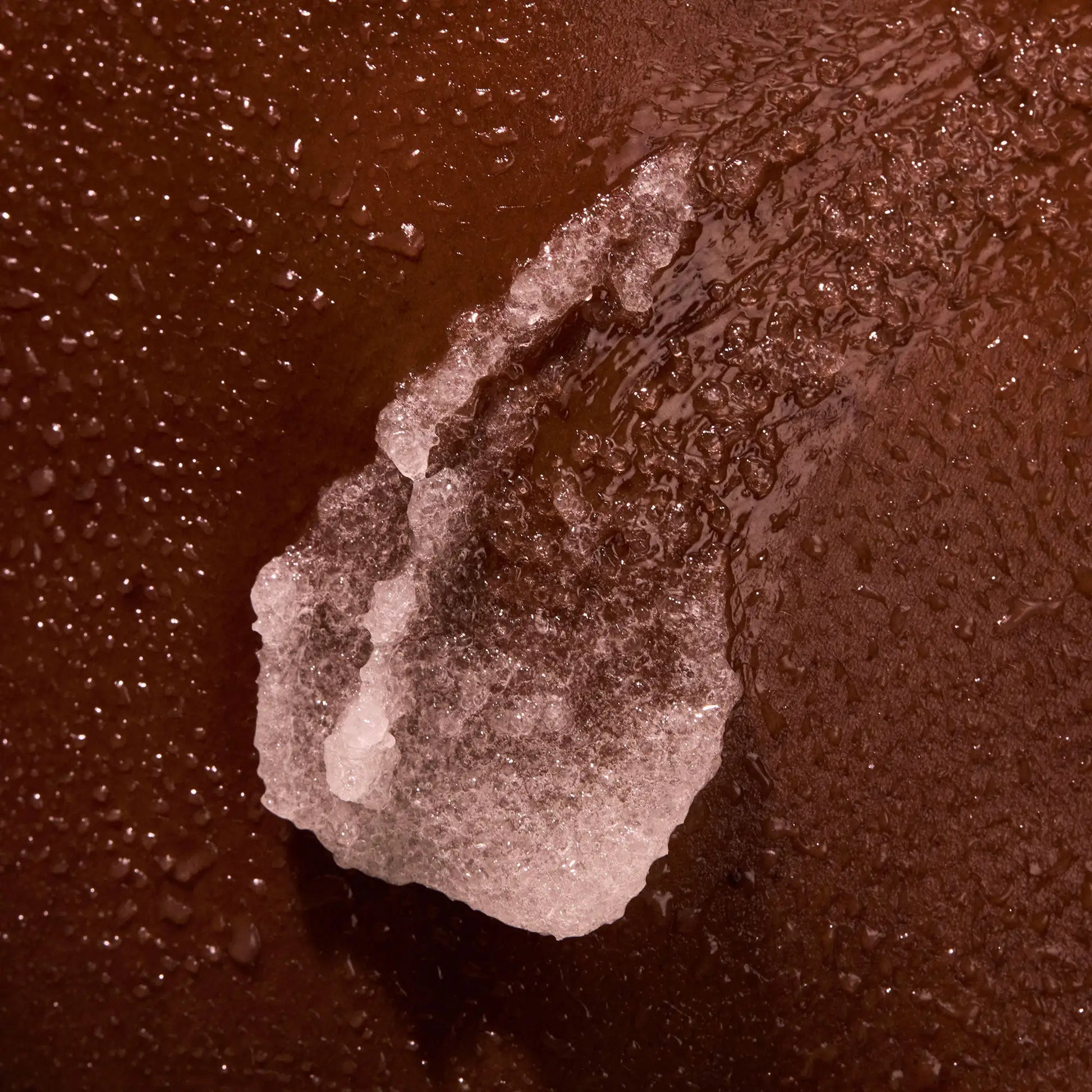 the-glow-getter-multi-oil-body-scrub-r2 NATR-40028-Alt-Image-TheGlowGetterMulti-OilBodyScrub-08.webp